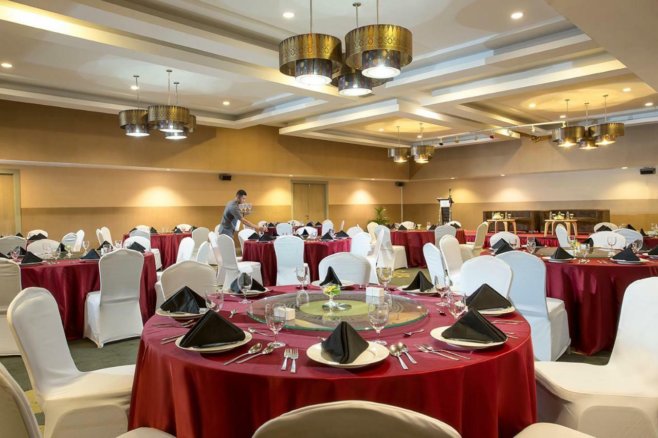 Khas Pekanbaru Hotel Екстериор снимка